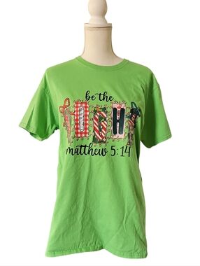 Green Graphic T-Shirt with Inspirational Text Be The Light Bible Verse Size M